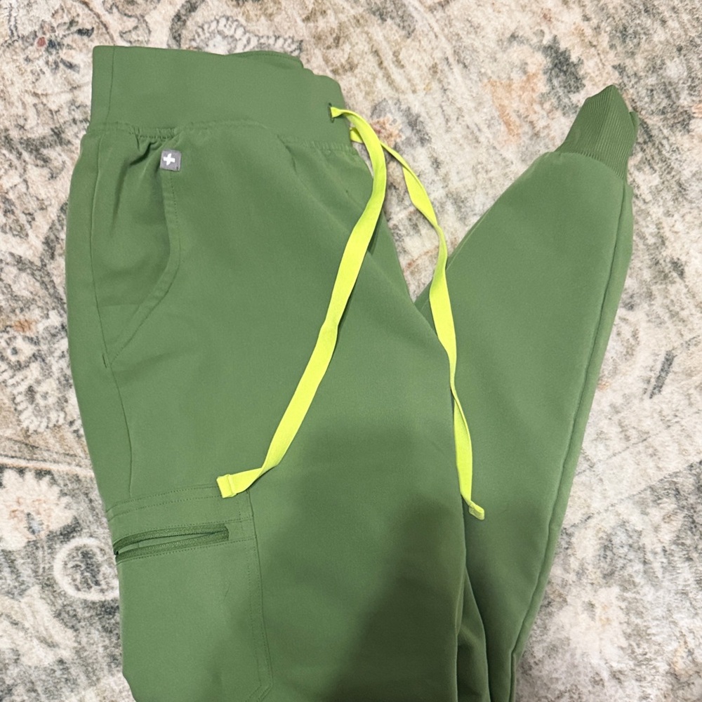 Cactus green figs zamora joggers